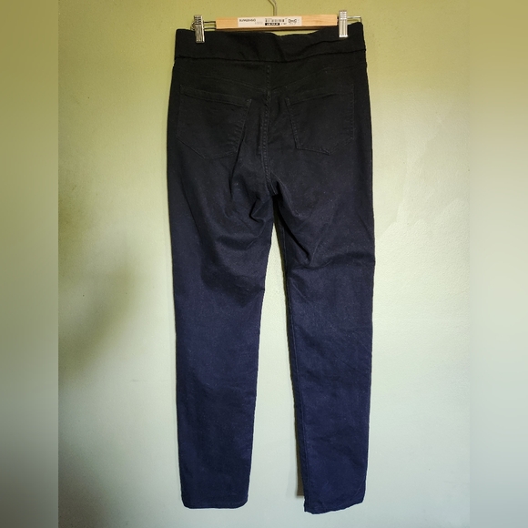 Liz Claiborne Amber mid-rise straight pull-on pants black size 6 - Picture 2 of 3